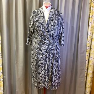 V neck black and white print wrap dress